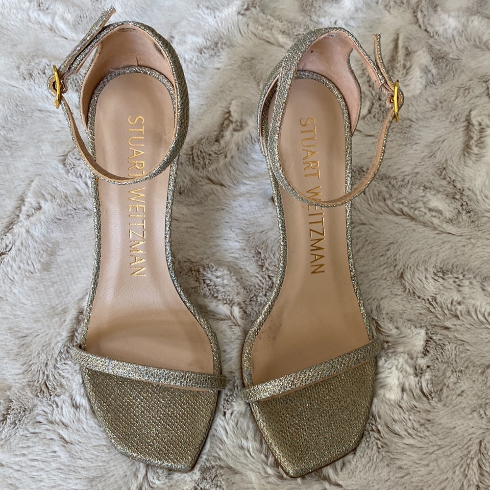 Stuart Weitzman Nudistcurve 100 Sandal in Platino - Picture 6 of 8